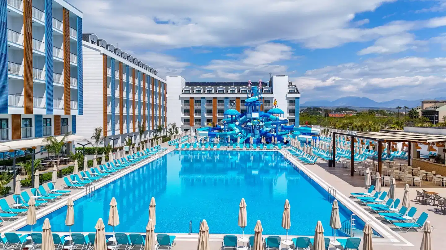 Arcanus Hotels Trendline Side Pool