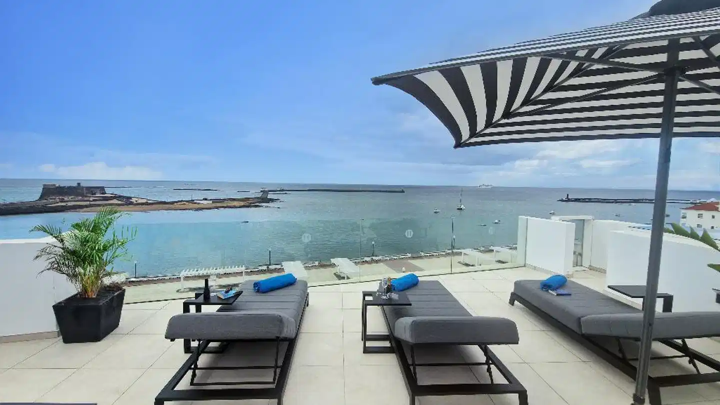 Blue Marina Suites Terrasse
