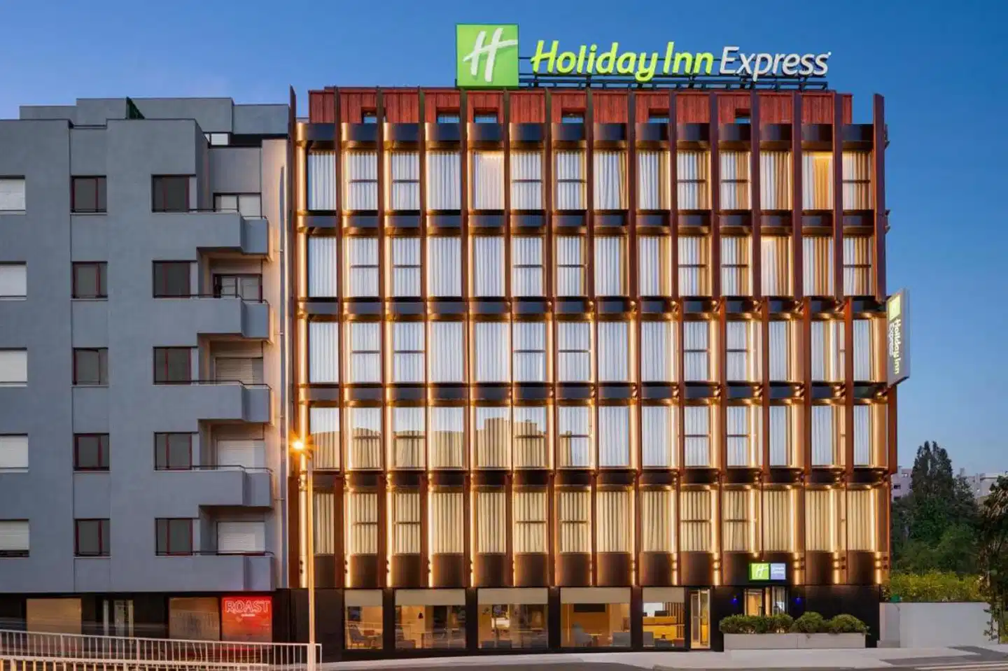 Holiday Inn Express Porto Boavista Aussenansicht