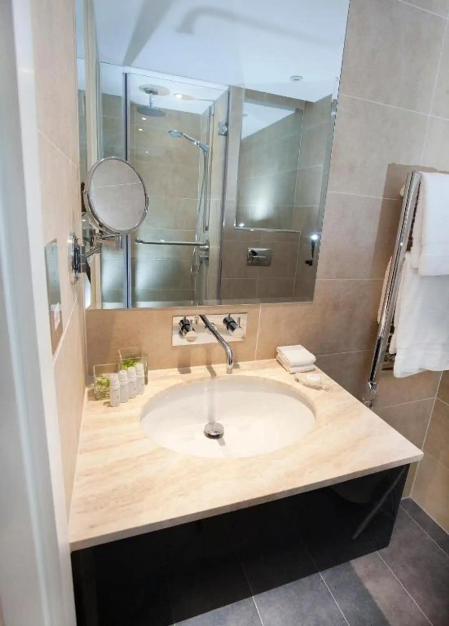 Dorsett Shepherds Bush Badezimmer