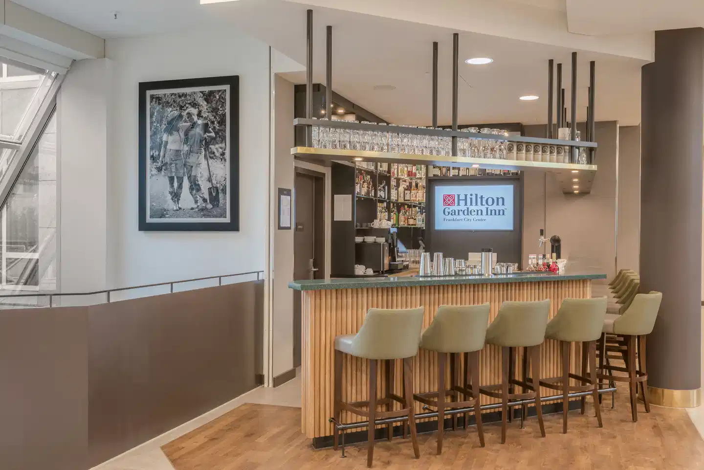 Hilton Garden Inn Frankfurt City Centre Bar