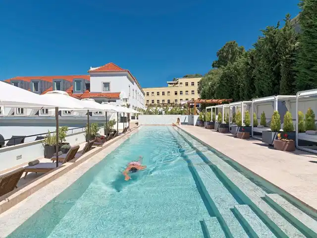 The One Palacio da Anunciada Pool