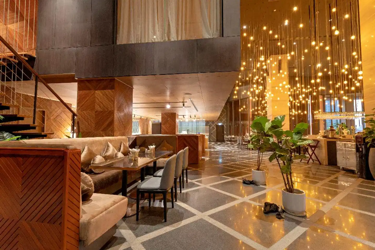 SUN & MOON, Riverside Hotel Restaurant