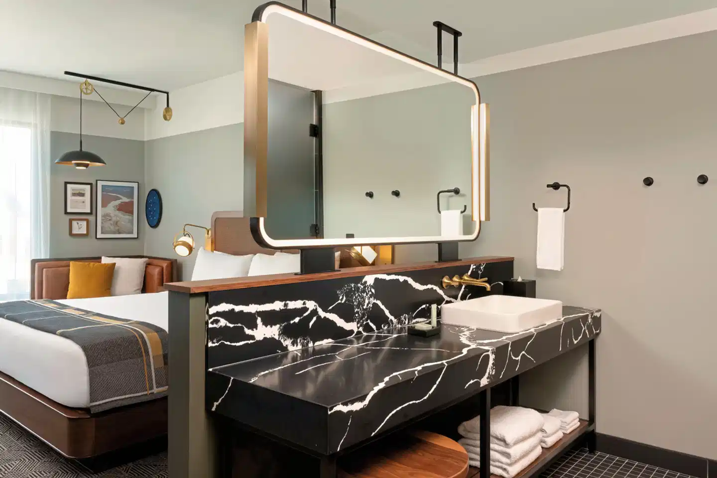 Asher Adams, Autograph Collection Wohnbeispiel