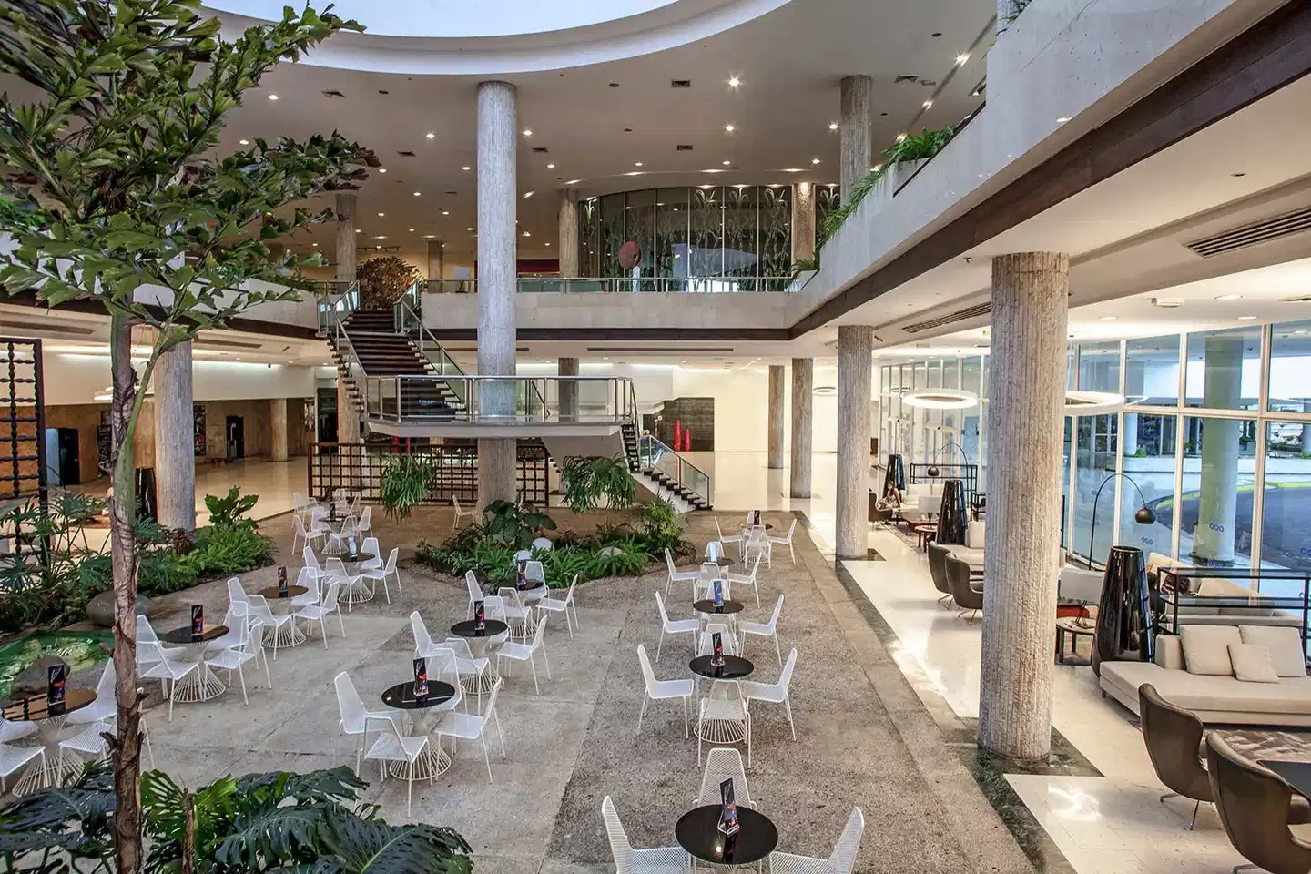 Tryp Habana Libre LOBBY