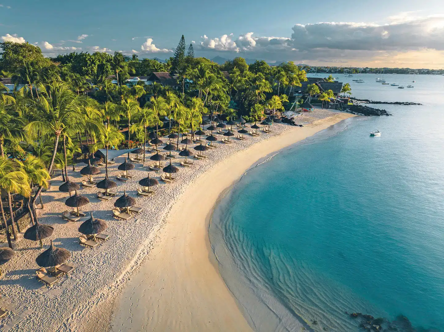 Royal Palm Beachcomber Luxury Strand