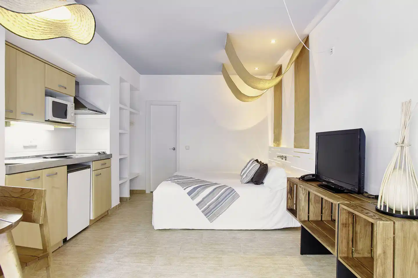 Castaví ACCOMMODATION