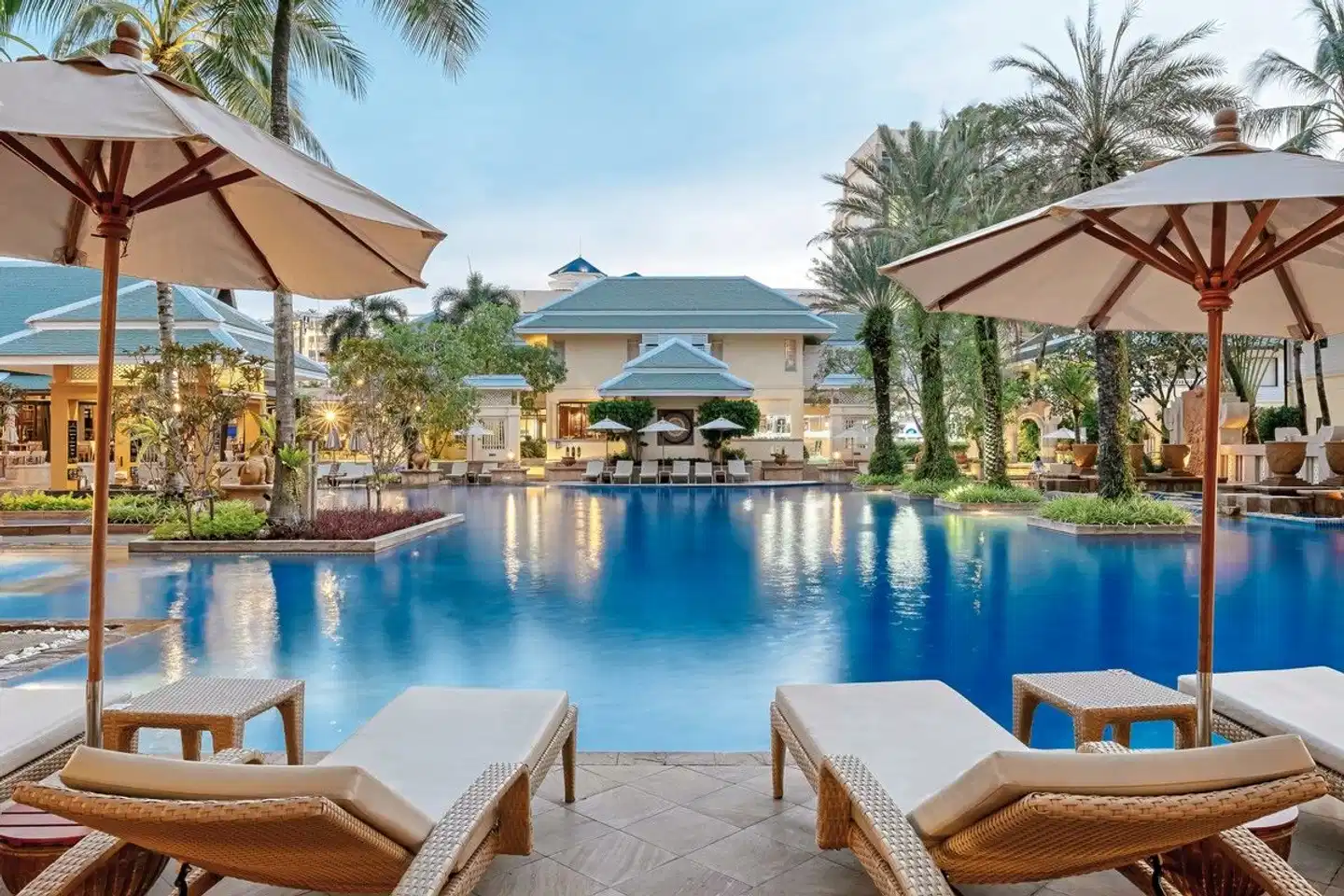 Holiday Inn Resort Phuket POOL