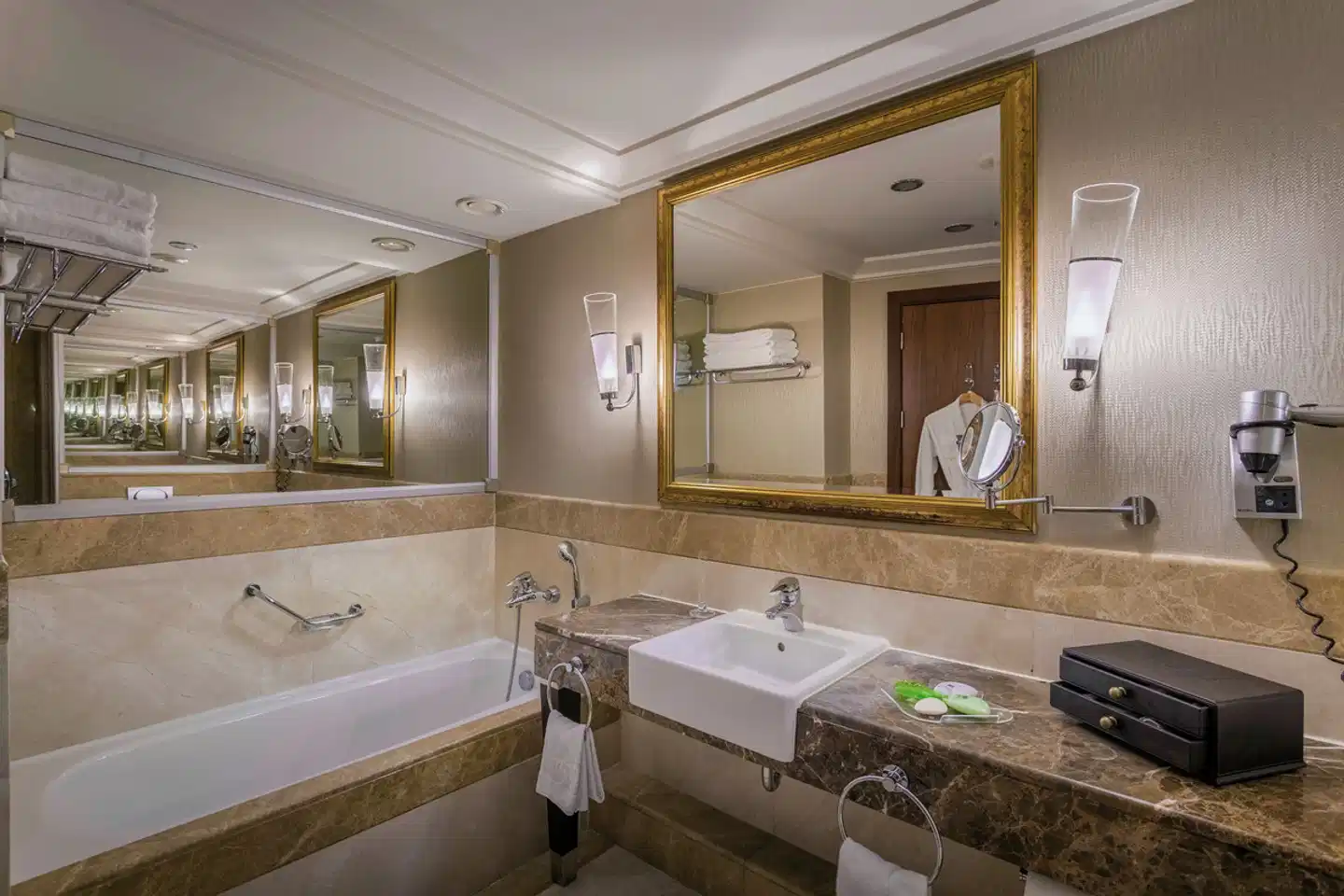 Calista Luxury Resort Badezimmer