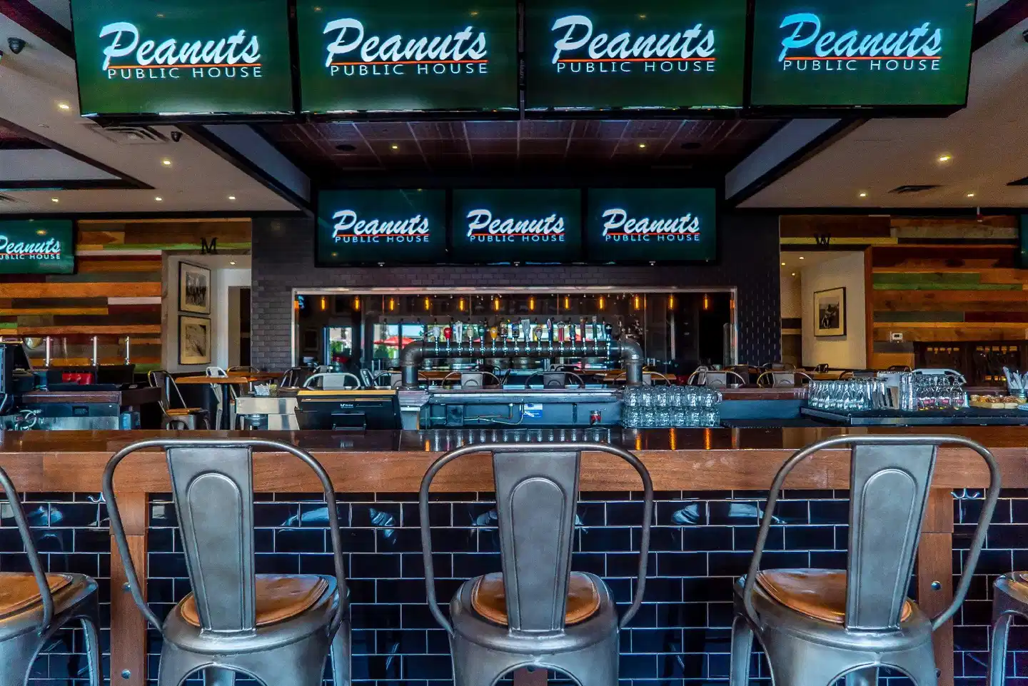 Carriage House Hotel & Conference Centre Bar