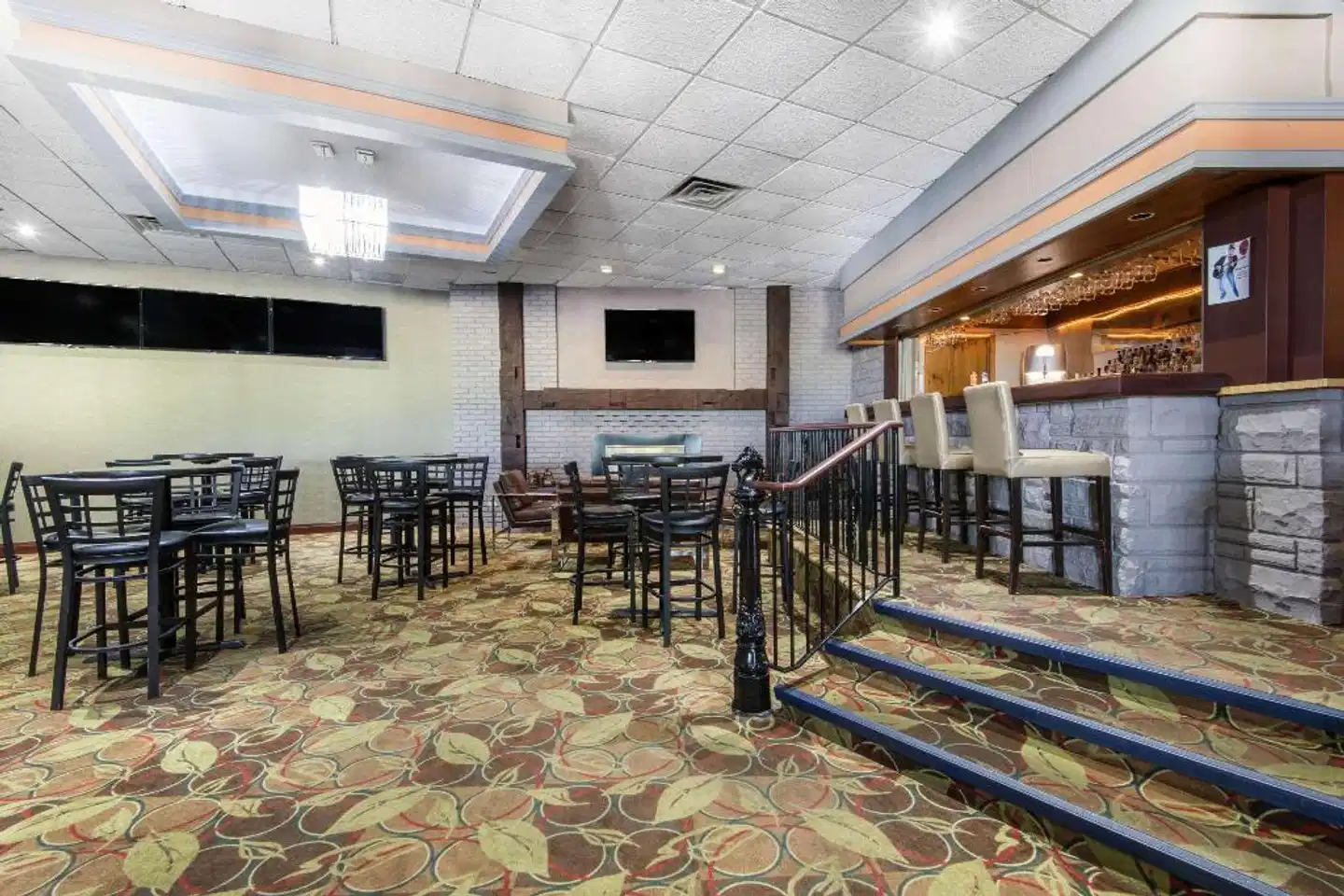 Quality Inn & Conference Centre Bar