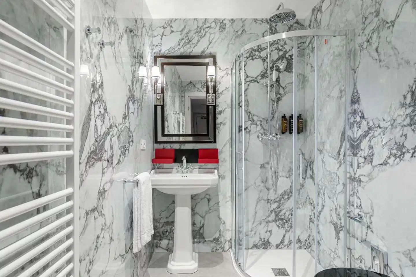 Room Mate Luca Badezimmer