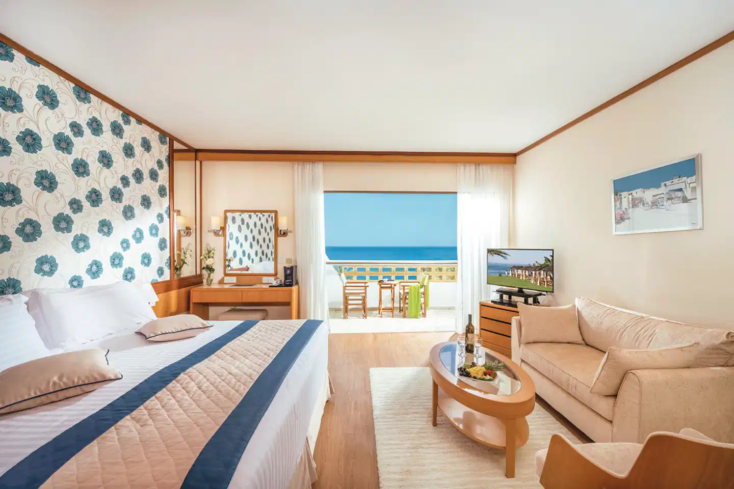 Constantinou Bros Athena Royal Beach Wohnbeispiel