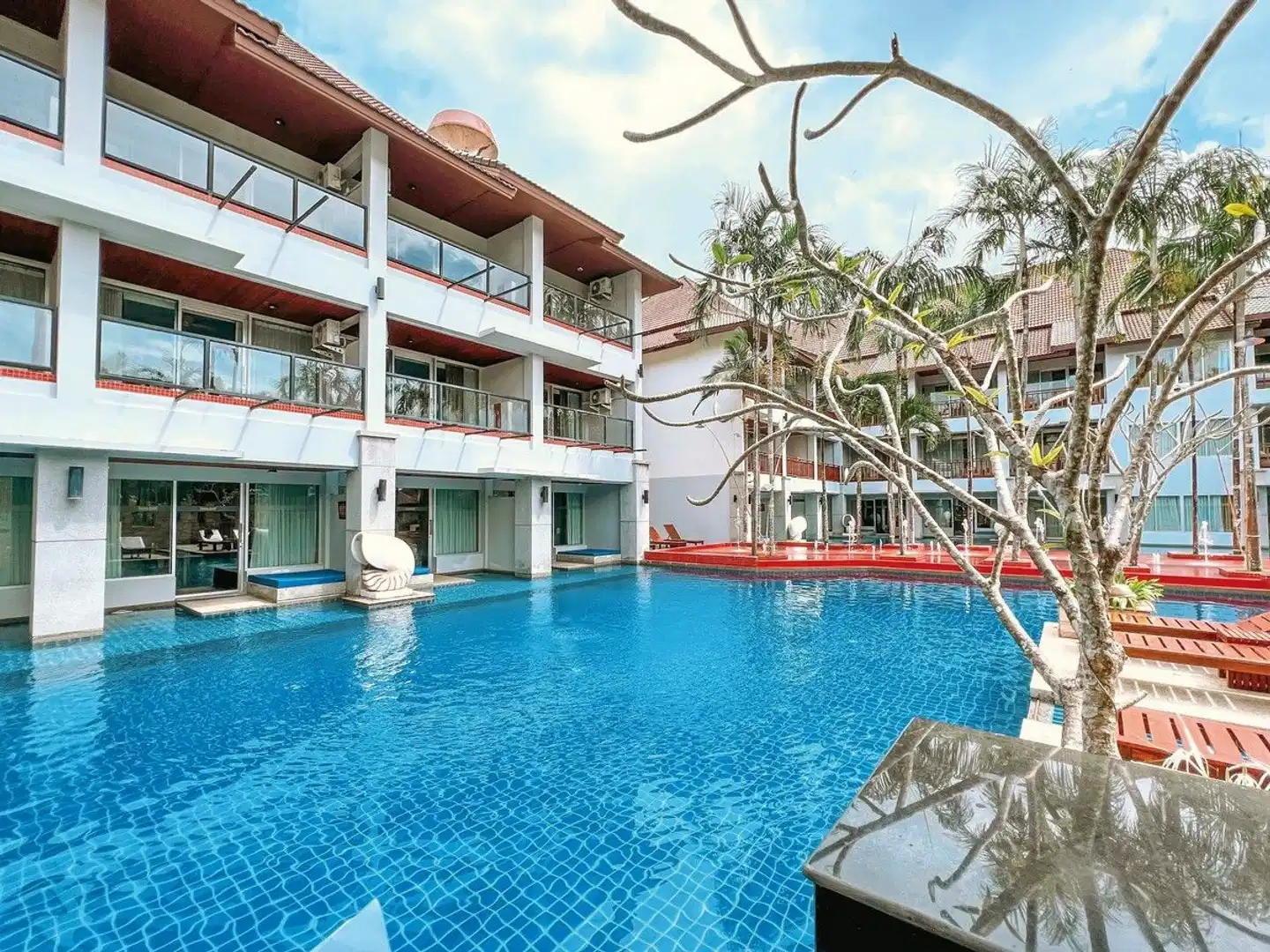 Lanta Sand Resort & Spa Pool