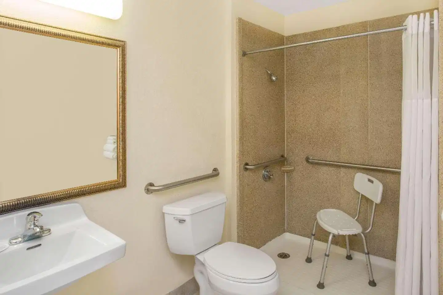 Days Inn by Wyndham Titusville Kennedy Space Center Badezimmer