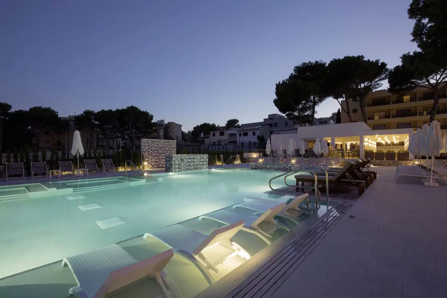 Bella Playa & Spa Pool