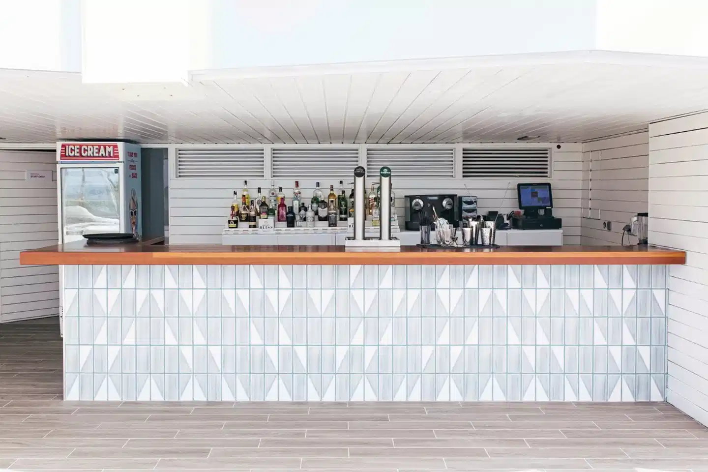 Cristina by Tigotan Bar