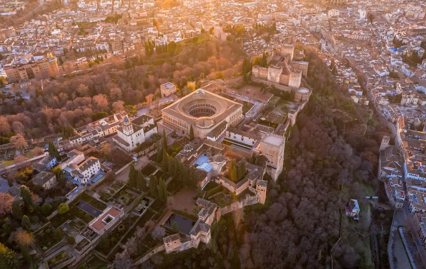 Alhambra Palace Aussenansicht