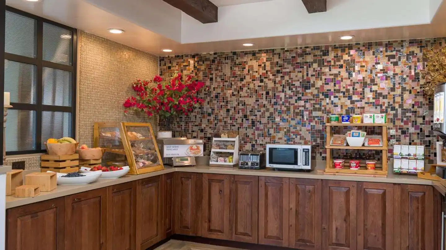 Best Western Plus Beach View Lodge Lobby