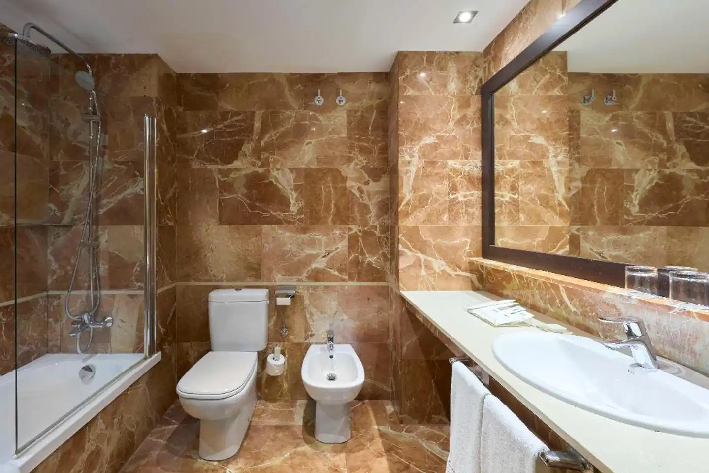 Catalonia Plaza Catalunya Badezimmer