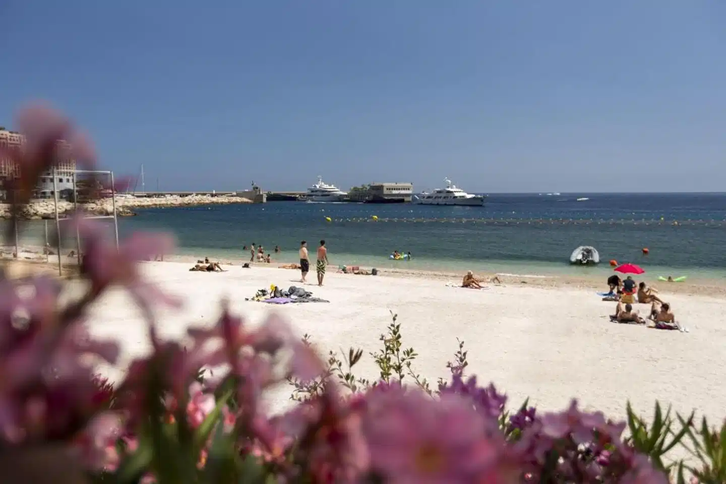 Riviera Marriott Hotel La Porte de Monaco Strand