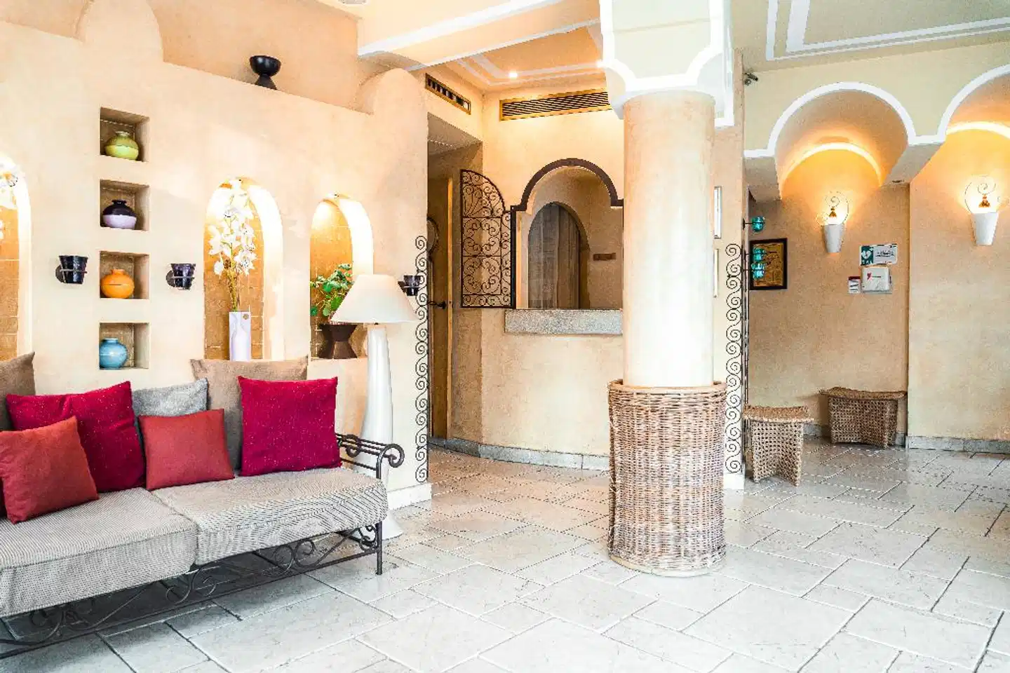 Villa Royale Montsouris Lobby