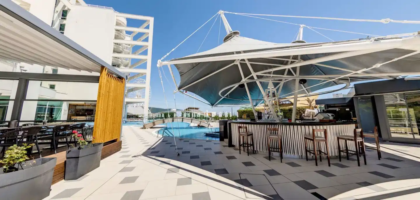 Effect Grand Victoria Hotel TERRACE