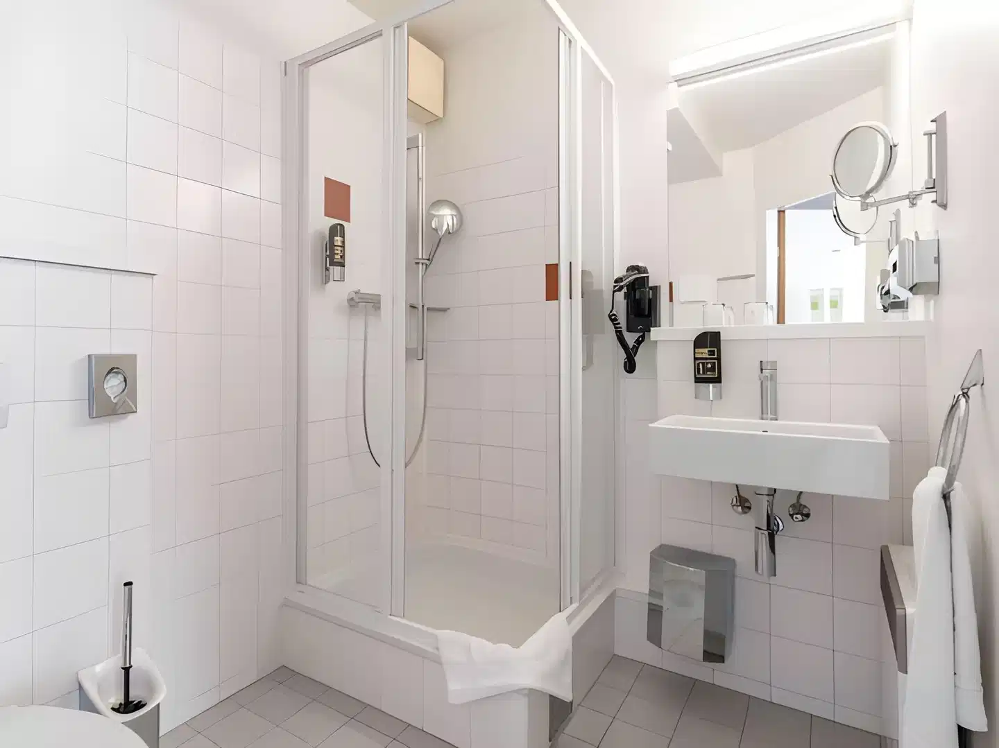 Premier Inn Wien City Hauptbahnhof Badezimmer