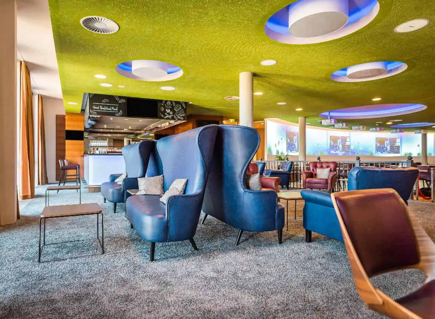 Hilton Garden Inn Stuttgart NeckarPark Lobby