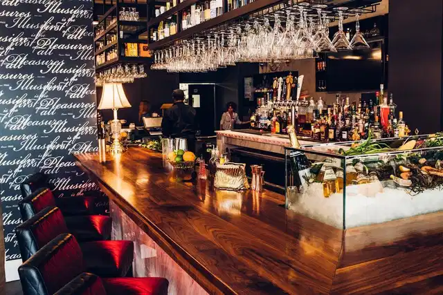 Hampton Inn & Suites New Orleans Canal St. French Quarter Bar