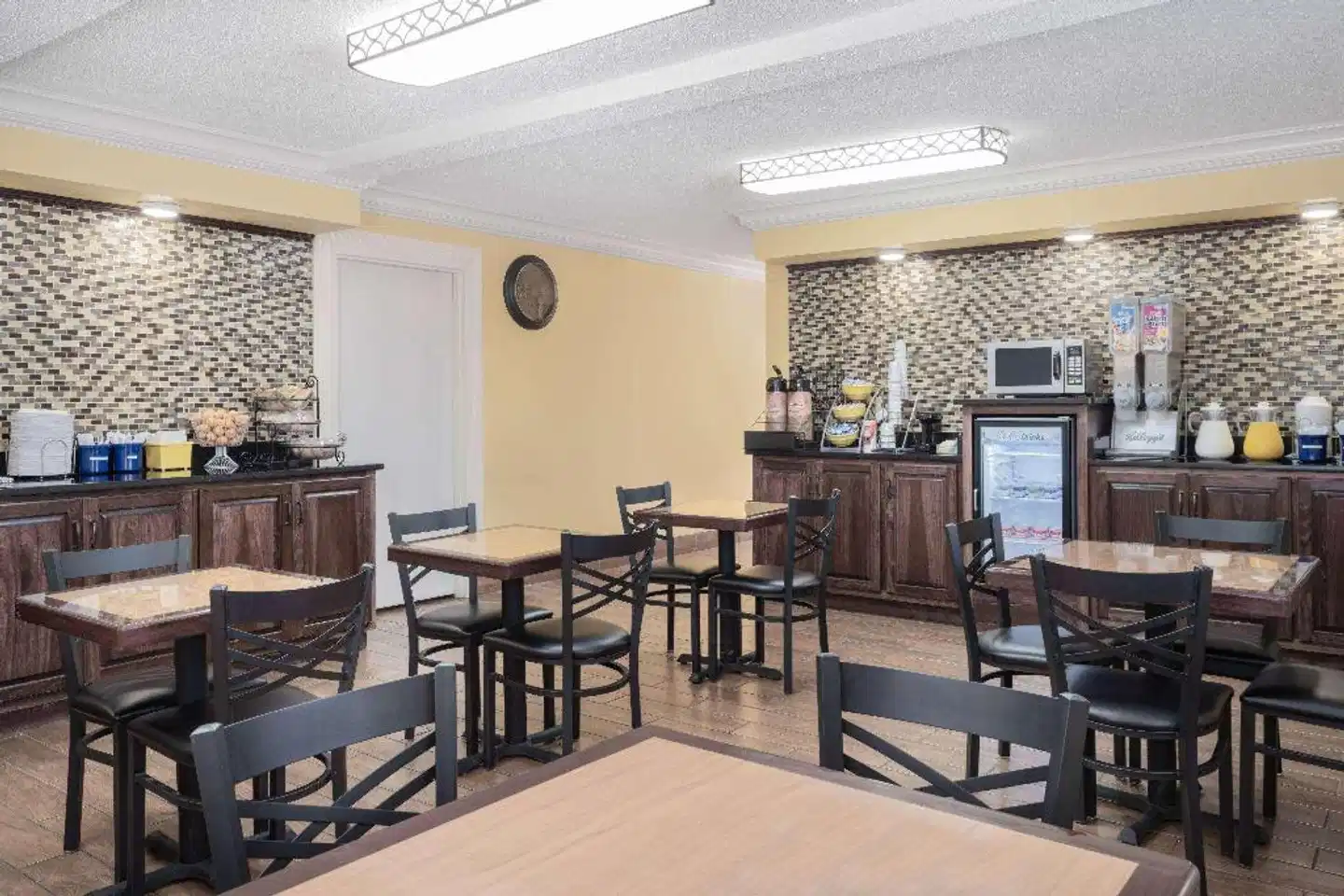 Days Inn by Wyndham Macon I-475 Restaurant