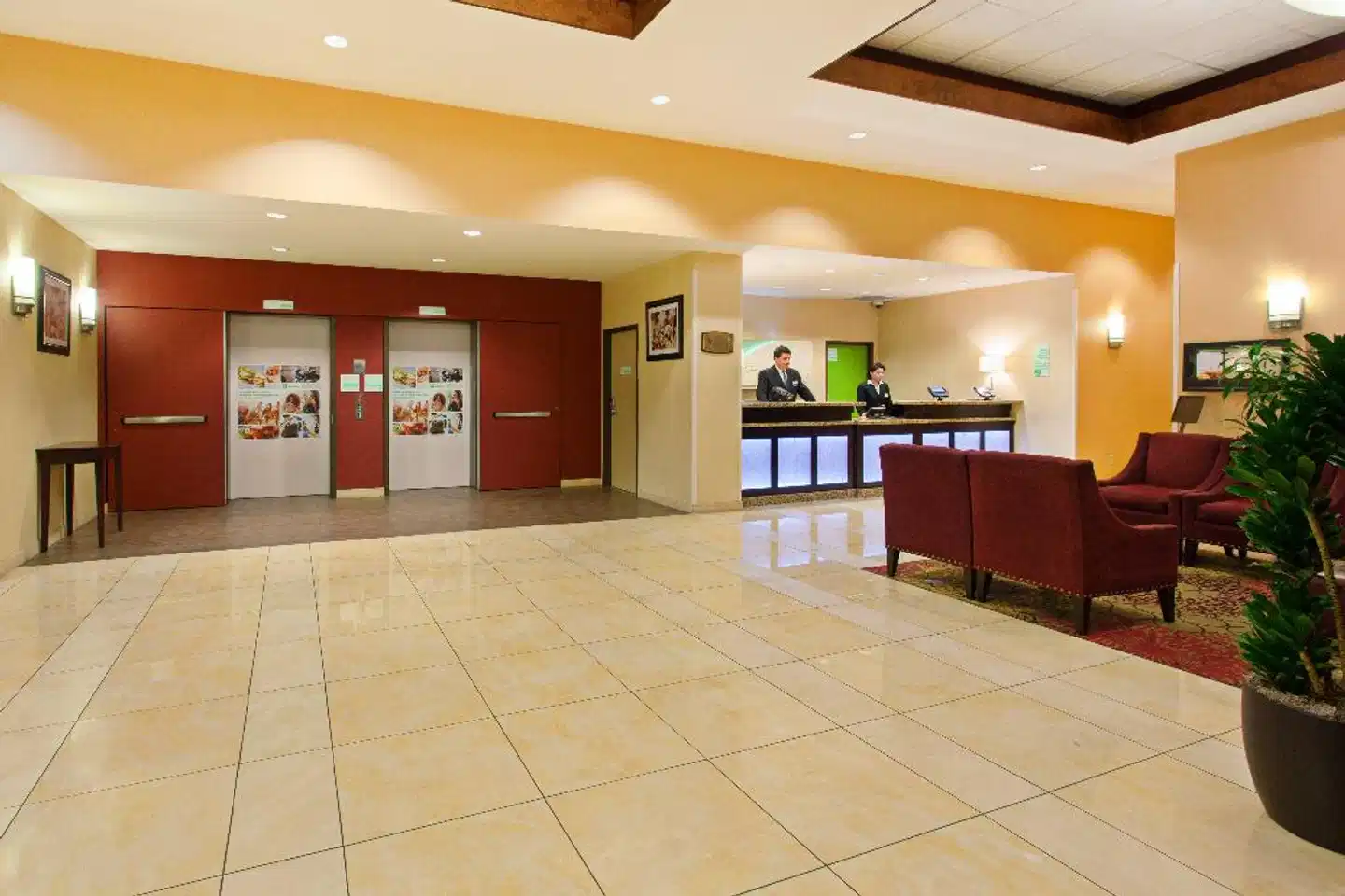 Holiday Inn Seattle Downtown Lobby