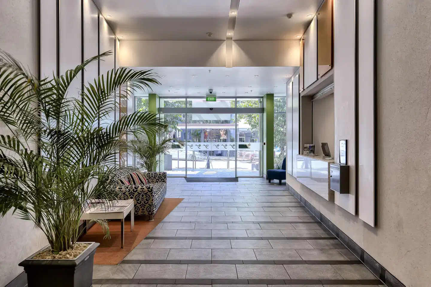 Quest Spring Hill Lobby