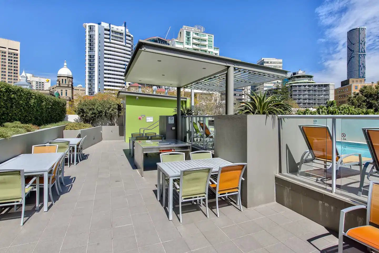 Quest Spring Hill Terrasse