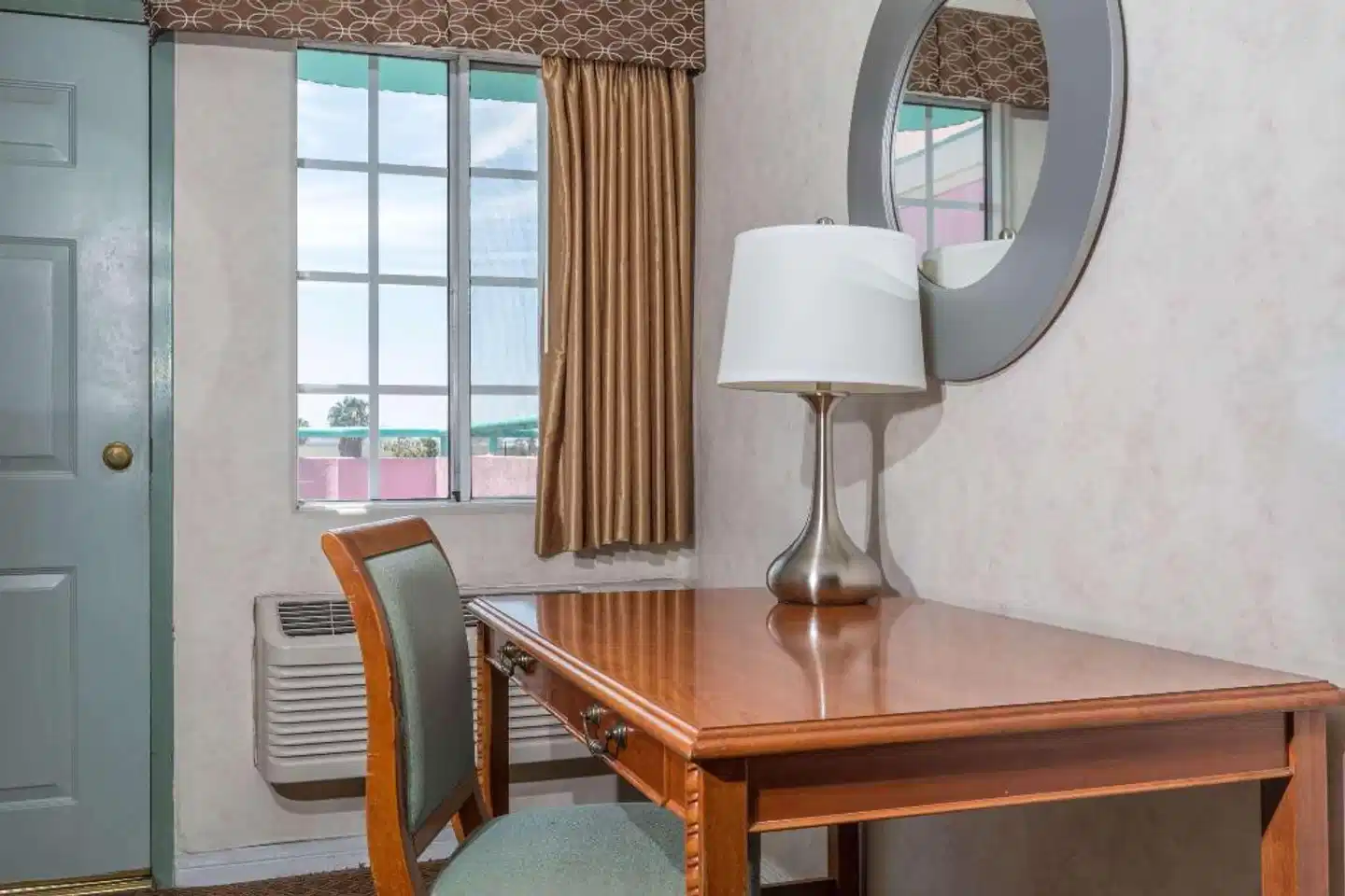 Days Inn by Wyndham Santa Monica/Los Angeles Wohnbeispiel