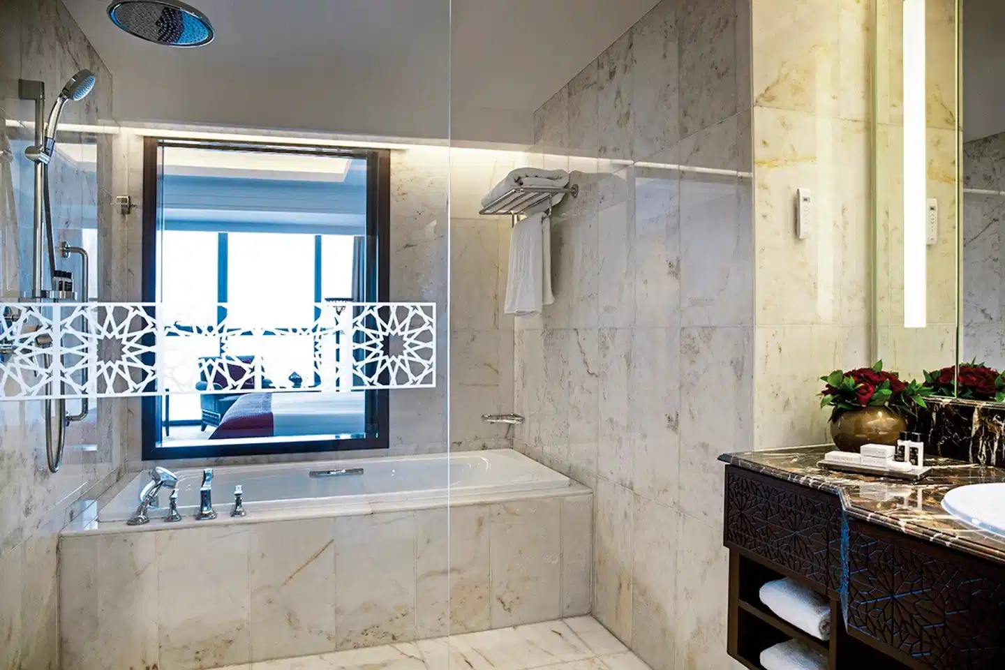 Bab Al Qasr, a Beach Resort & Spa by Millennium Badezimmer