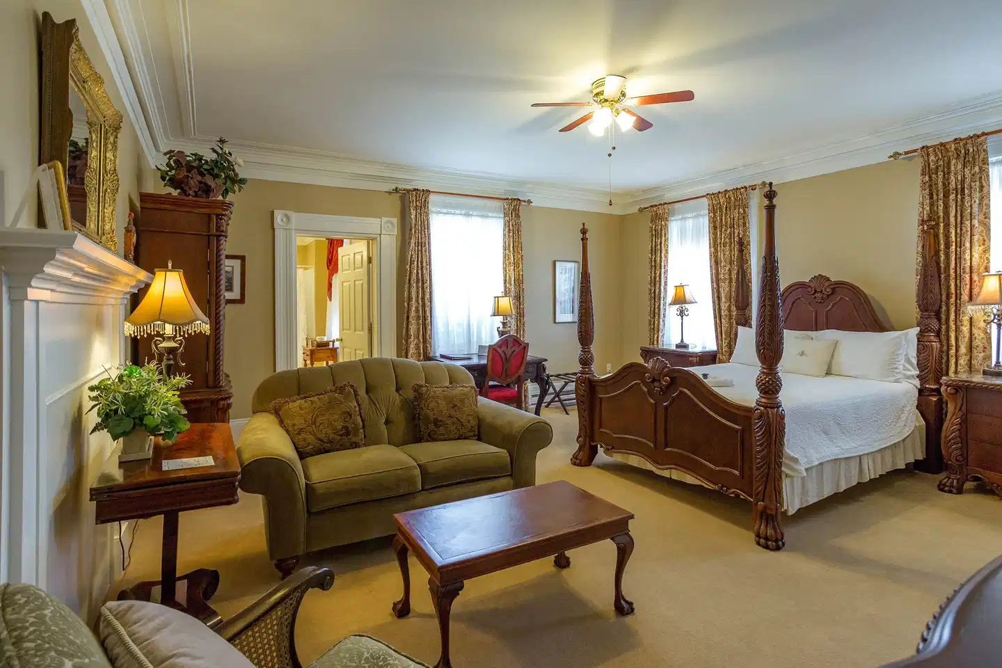 DesBarres Manor Inn Lobby