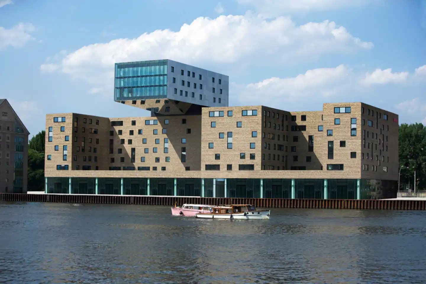 Nhow Berlin Aussenansicht