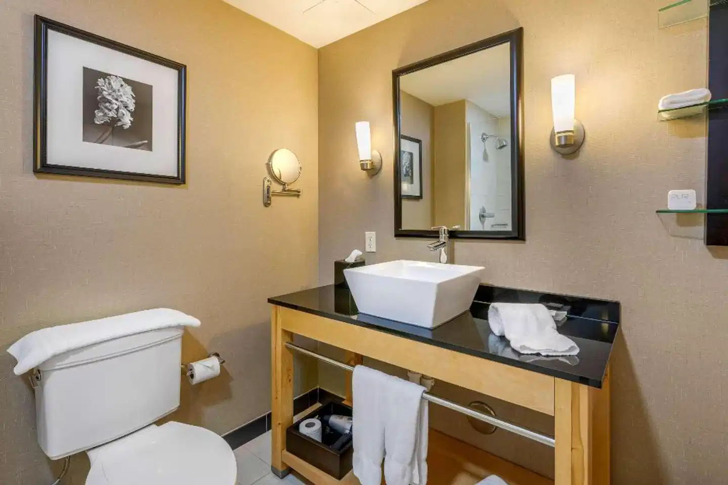 Cambria Hotel Ft. Lauderdale, Airport South & Cruise Port Badezimmer