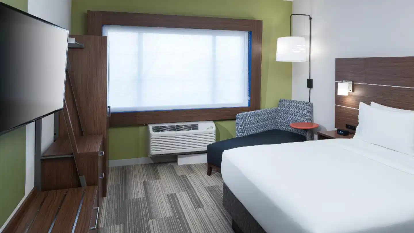 Holiday Inn Express & Suites Orlando At Seaworld Wohnbeispiel