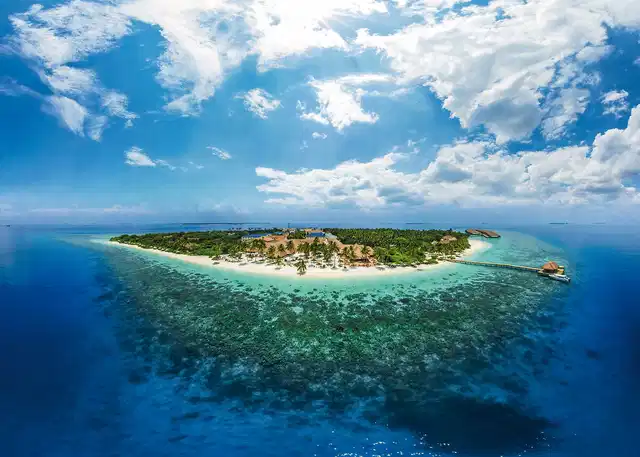 Reethi Faru Resort SCENERY