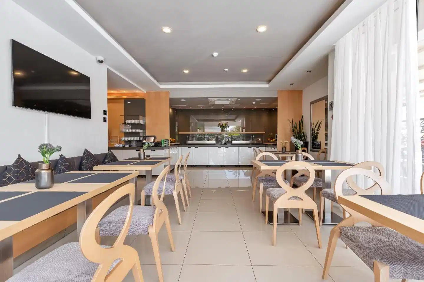 Aparthotel Flora Lobby