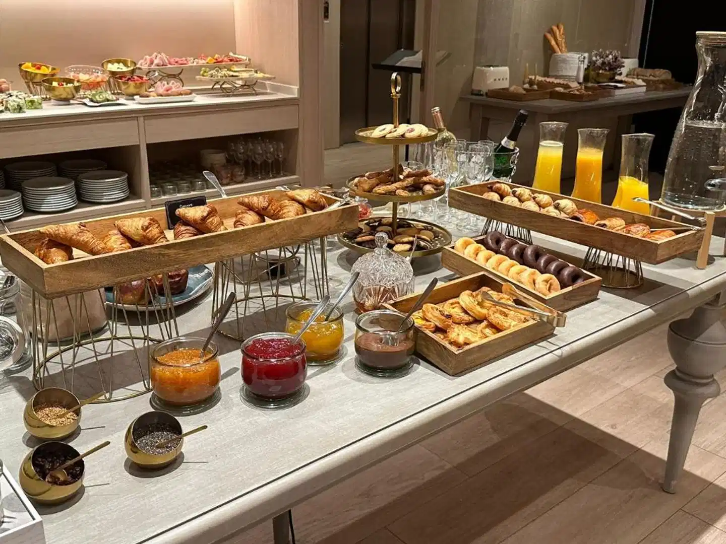 Arcelon Hotel Restaurant