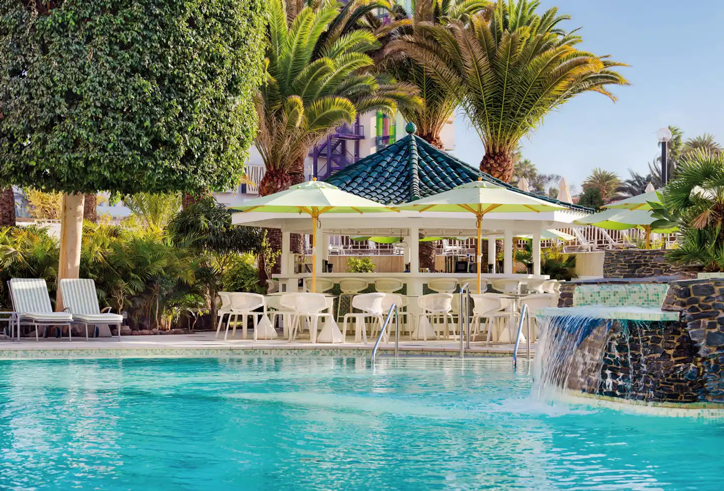 Seaside Sandy Beach Pool