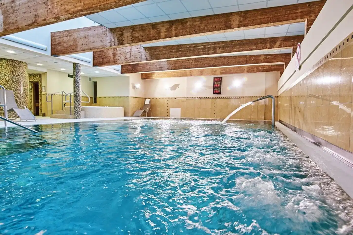 Jantar Hotel & Spa Hallenbad