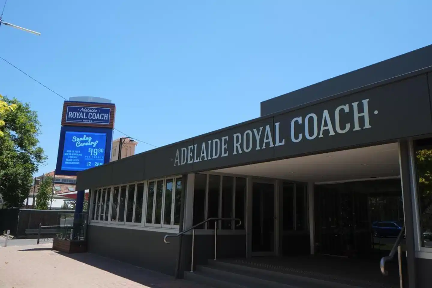 Adelaide Royal Coach Aussenansicht