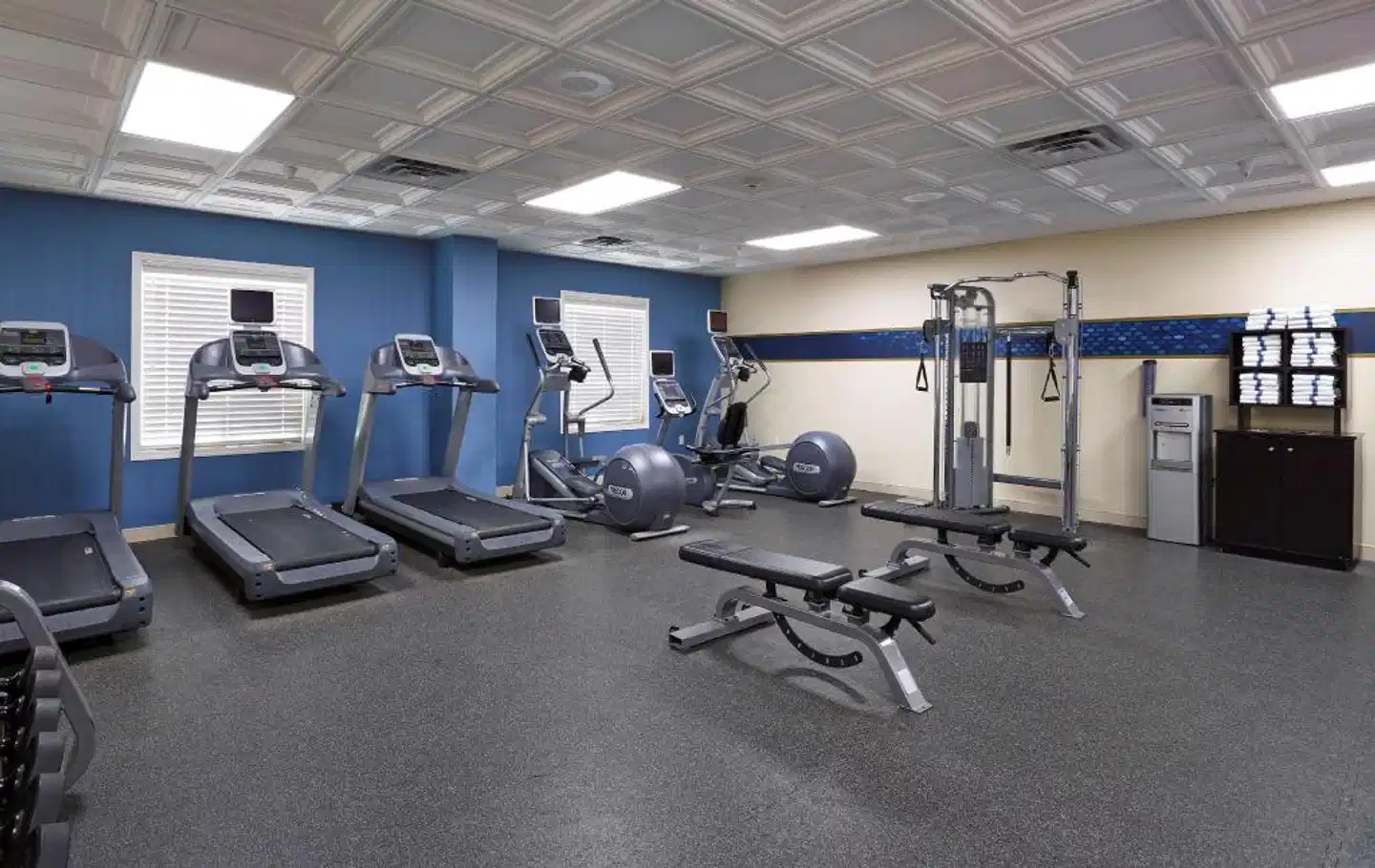 Hampton Inn & Suites by Hilton Edmonton/West Sport und Entertainment