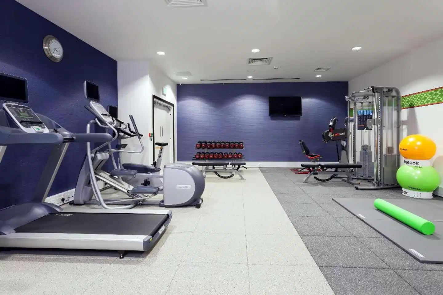 Hampton by Hilton London Waterloo Sport und Entertainment