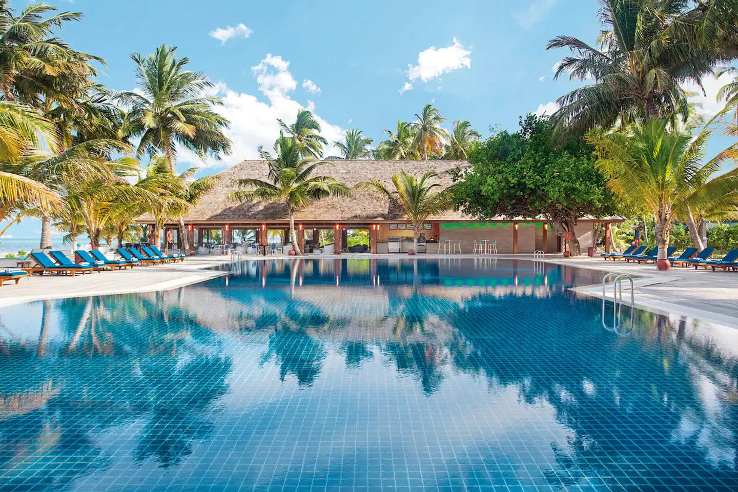 Meeru Maldives Resort Island Pool