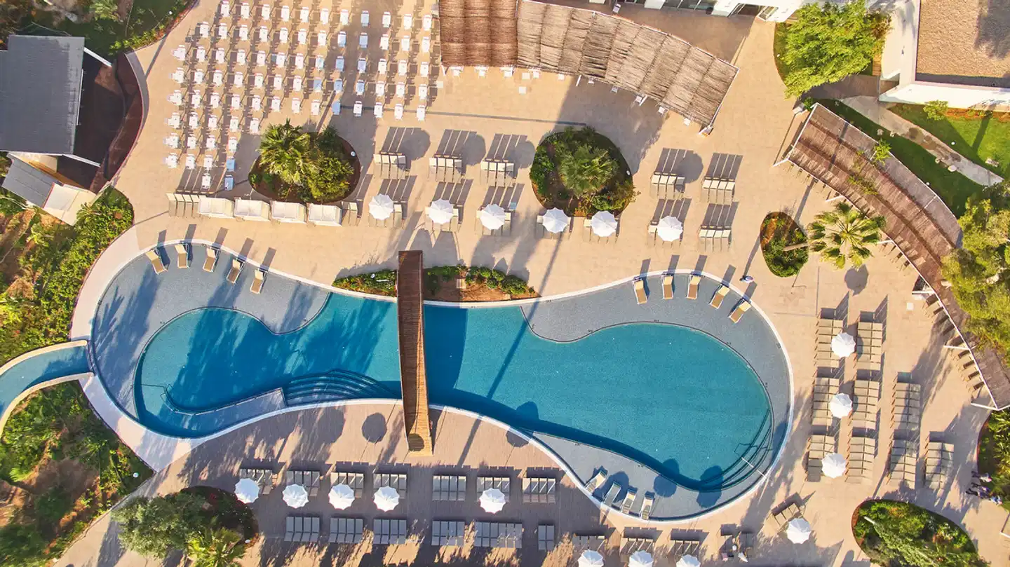 BG Tonga Tower Design Hotel & Suites Lobby